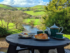 Aberhiriaeth Hall - Country House By River Dyfi